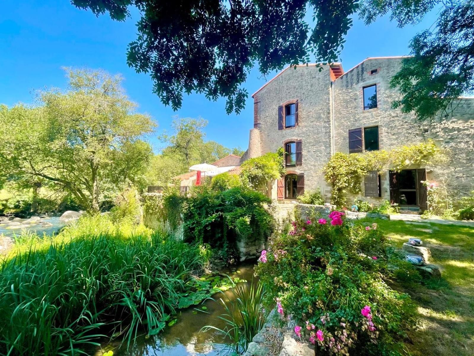 ChanverrieLe Moulin Du Guy, Proche Du Puy Dufou住宿加早餐旅馆 外观 照片