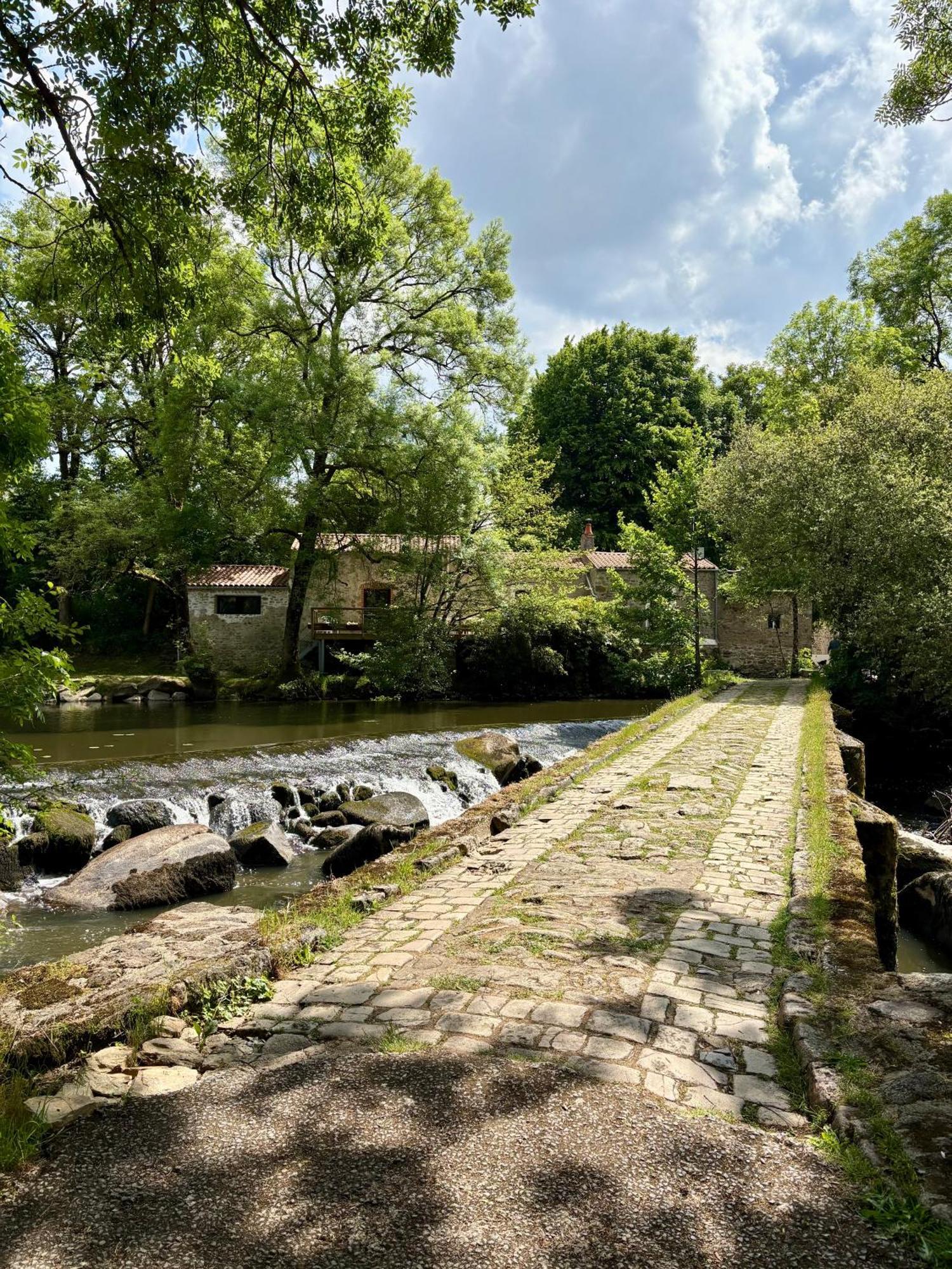 ChanverrieLe Moulin Du Guy, Proche Du Puy Dufou住宿加早餐旅馆 外观 照片